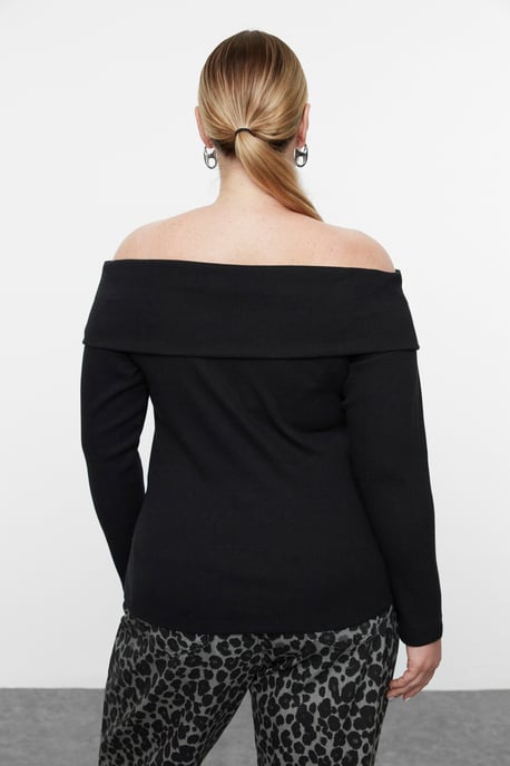 Trendyol Curve Dam Svart Enfärgad Lång Figursydd Plus size Blusar - Image 4