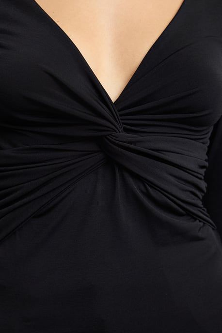 TRENDYOLMİLLA Women's Black Plain Long Fitted Blouses - Image 3