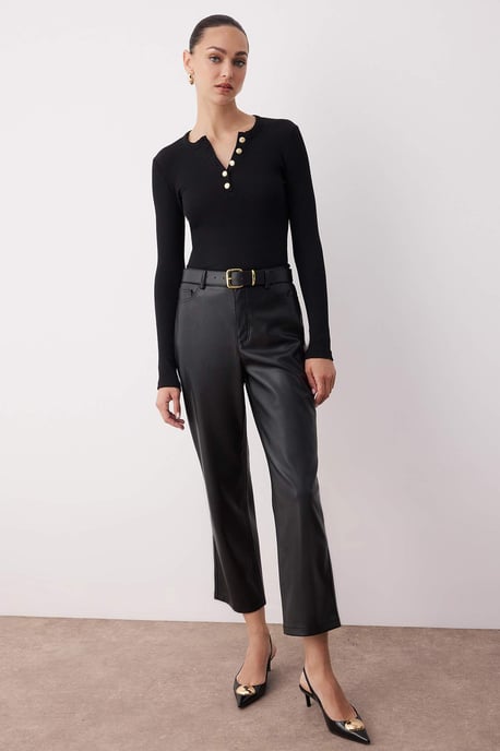 TRENDYOLMİLLA Women's Black Plain Long Fitted Blouses - Image 4