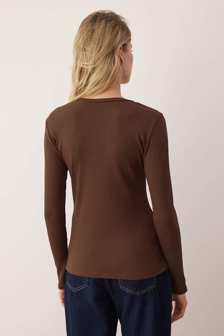 TRENDYOLMİLLA Women's Brown Plain Long Regular fit Blouses - Image 3