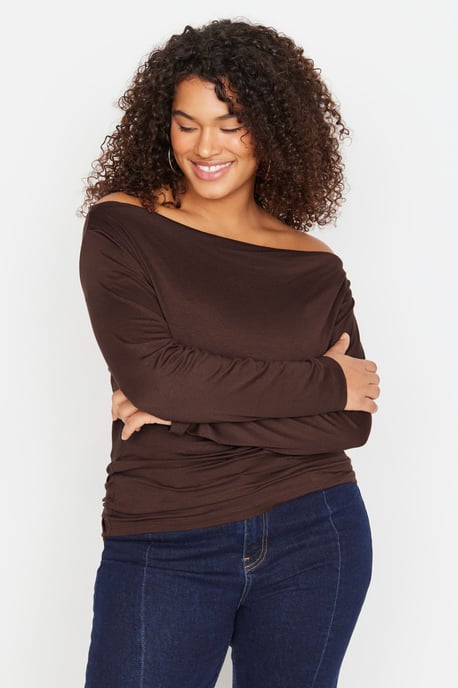 Trendyol Curve Dam Brun Enfärgad Lång Regular fit Plus size Blusar - Image 2