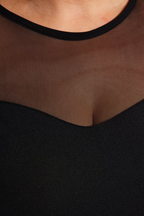 Trendyol Curve Dam Svart Enfärgad Lång Figursydd Plus size Blusar - Image 3