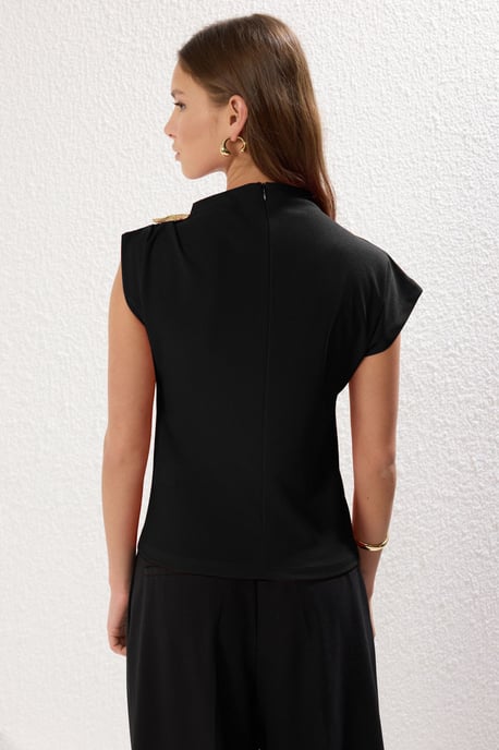 TRENDYOLMİLLA Dames Zwart Effen Mouwloos Getailleerd Blouses - Image 4