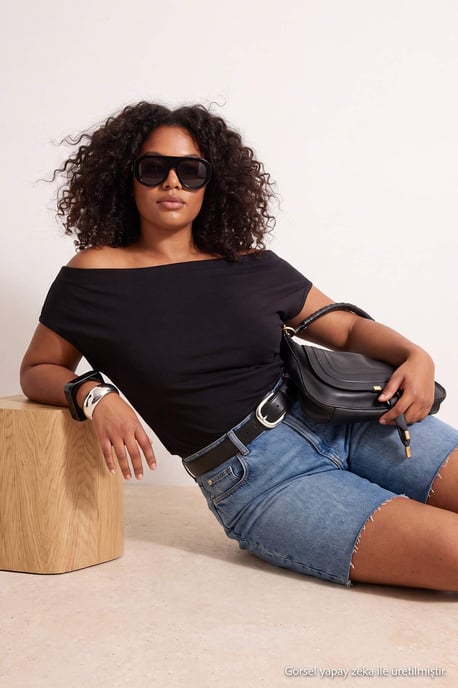 Trendyol Curve Dam Svart Enfärgad Kort Figursydd Plus size Blusar - Image 6