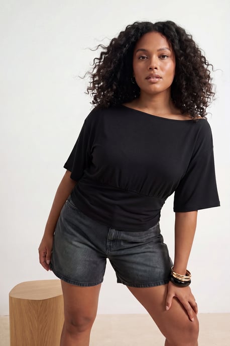Trendyol Curve Dam Svart Randig Kort Regular fit Plus size Blusar - Image 6