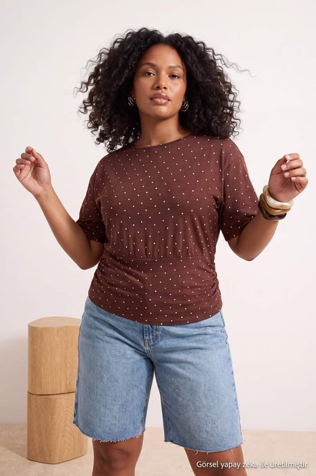 Trendyol Curve Dam Brun Randig Kort Regular fit Plus size Blusar - Image 6