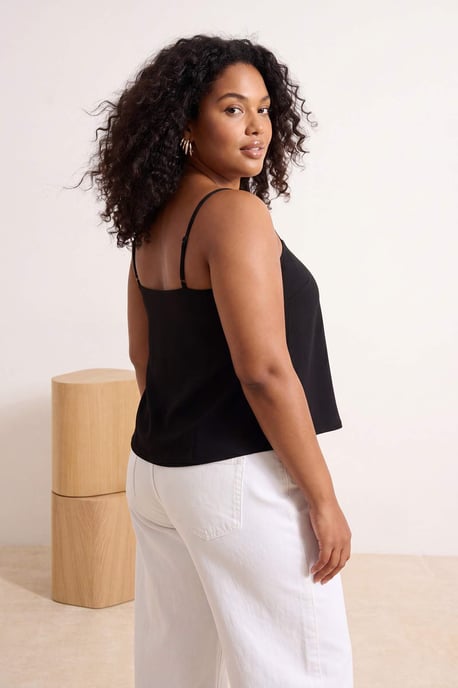 Trendyol Curve Dam Svart Enfärgad Ärmlös Figursydd Plus size Blusar - Image 2