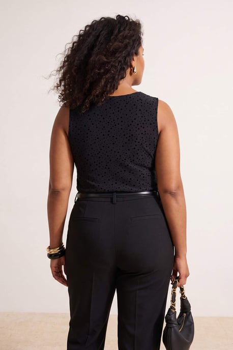 Trendyol Curve Dam Svart Prickig Ärmlös Figursydd Plus size Blusar - Image 3
