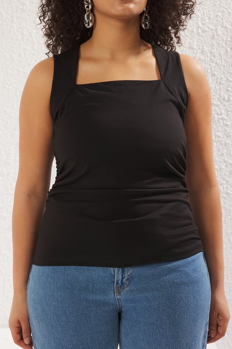 Trendyol Curve Dam Svart Enfärgad Ärmlös Figursydd Plus size Blusar - Image 3