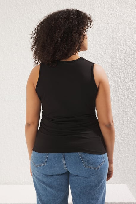 Trendyol Curve Dam Svart Enfärgad Ärmlös Figursydd Plus size Blusar - Image 4