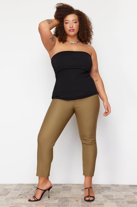 Trendyol Curve Dam Svart Enfärgad Ärmlös Figursydd Plus size Blusar - Image 6