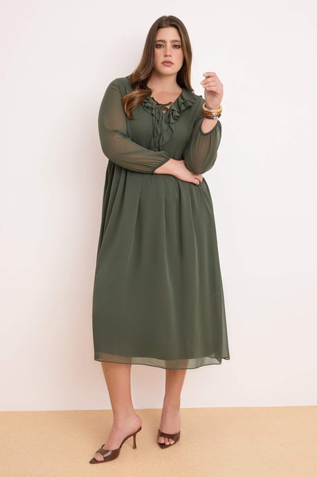 Trendyol Curve Dam Khaki Enfärgad Maxi Lång Fest A-linje Plus size Klänning - Image 1