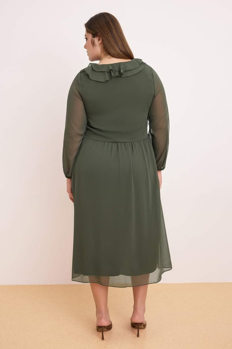 Trendyol Curve Dam Khaki Enfärgad Maxi Lång Fest A-linje Plus size Klänning - Image 3