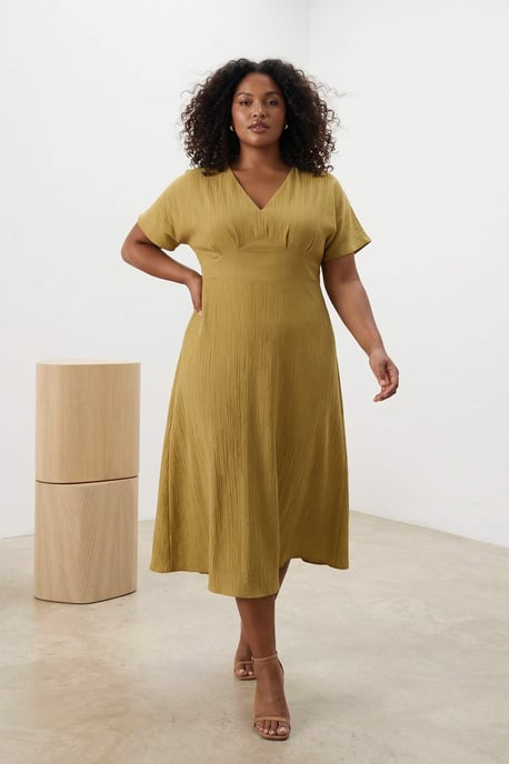 Trendyol Curve Dam Khaki Blommig Maxi Kort Casual A-linje Plus size Klänning - Image 6
