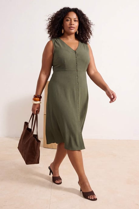 Trendyol Curve Dam Khaki Enfärgad Maxi Ärmlös Casual A-linje Plus size Klänning - Image 1