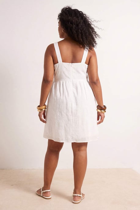Trendyol Curve Dam Vit Enfärgad Maxi Ärmlös Casual A-linje Plus size Klänning - Image 3