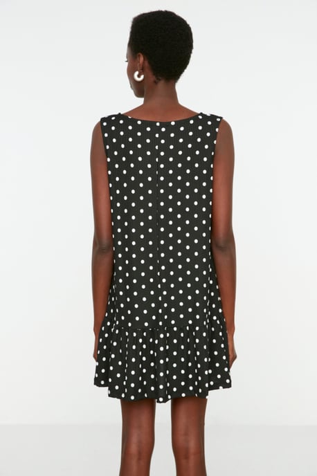 TRENDYOLMİLLA Dames Zwart Bloemen Kort / Mini Mouwloos Casual Recht Jurken - Image 3