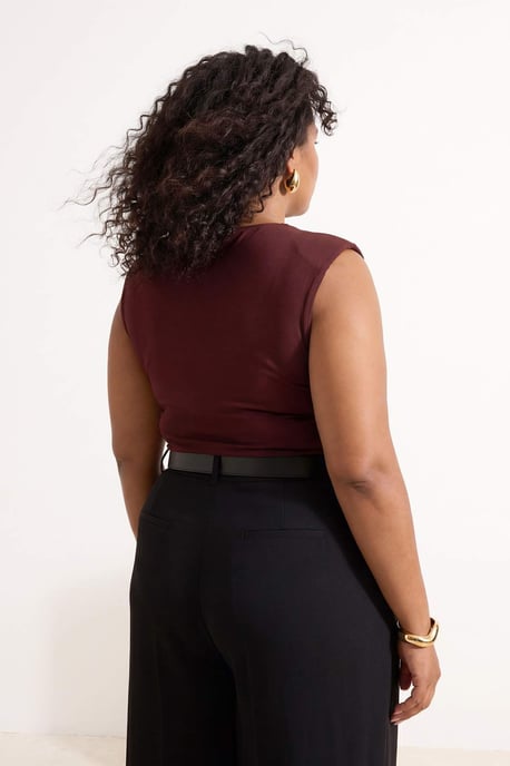 Trendyol Curve Dam Brun Enfärgad Ärmlös Figursydd Plus size Blusar - Image 2