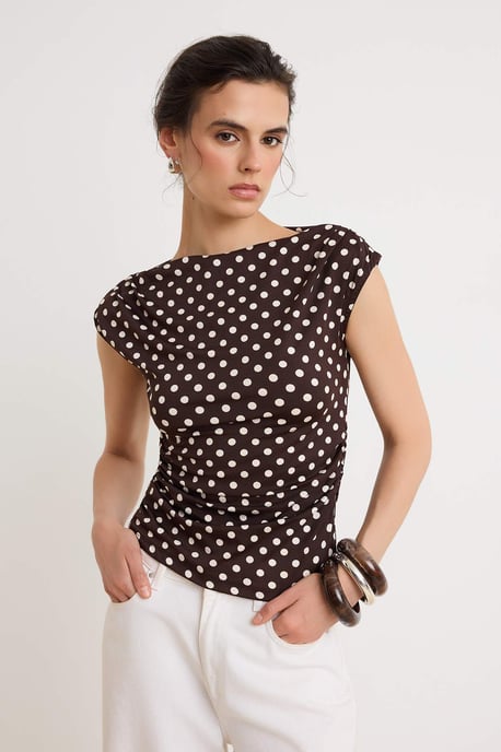 TRENDYOLMİLLA Dames Bruin Stippen Mouwloos Getailleerd Blouses - Image 1
