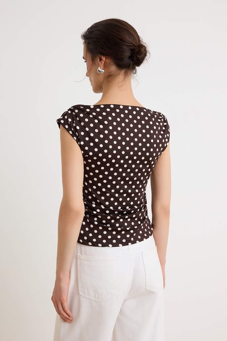TRENDYOLMİLLA Dames Bruin Stippen Mouwloos Getailleerd Blouses - Image 2