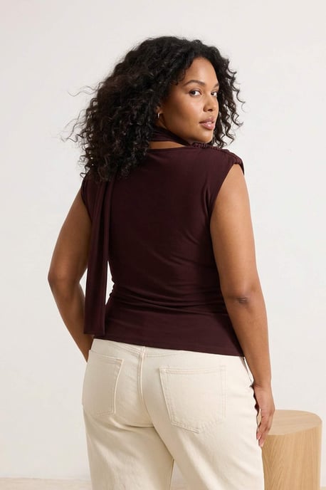 Trendyol Curve Dam Brun Enfärgad Ärmlös Figursydd Plus size Blusar - Image 3