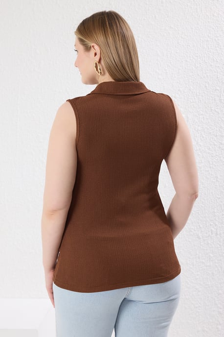 Trendyol Curve Dam Brun Enfärgad Ärmlös Figursydd Plus size Blusar - Image 4