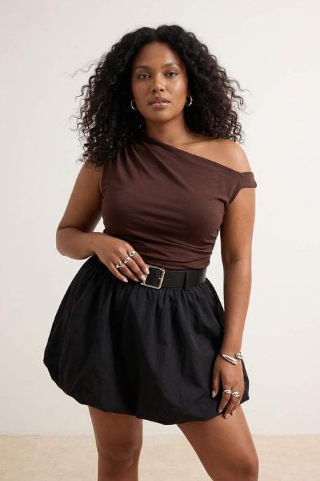 Trendyol Curve Dam Brun Enfärgad Ärmlös Figursydd Plus size Blusar - Image 6