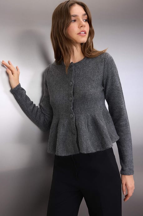 TRENDYOLMİLLA Women's Gray Plain Long Regular fit Cardigans - Image 4