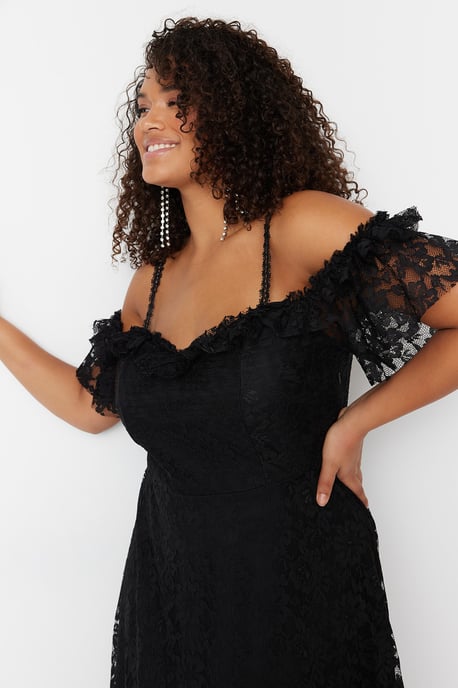 Trendyol Curve Dam Svart Enfärgad Maxi Ärmlös Elegant/Kväll A-linje Plus size Klänning - Image 2