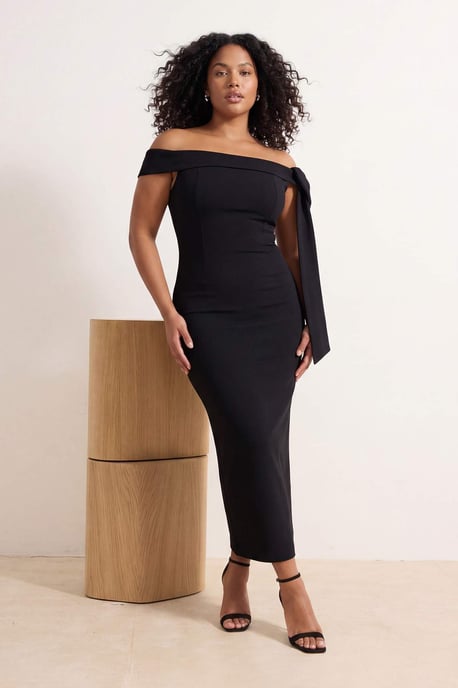 Trendyol Curve Dam Svart Enfärgad Maxi Ärmlös Elegant/Kväll A-linje Plus size Klänning - Image 1