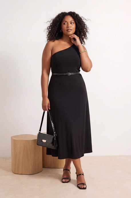 Trendyol Curve Dam Svart Enfärgad Maxi Ärmlös A-linje Plus size Klänning - Image 1