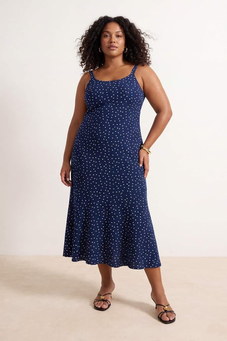 Trendyol Curve Dam Mörkblå Prickig Maxi Ärmlös Casual Sjöjungfru Plus size Klänning - Image 6