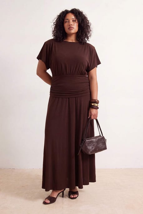 Trendyol Curve Dam Brun Enfärgad Maxi Kort A-linje Plus size Klänning - Image 2