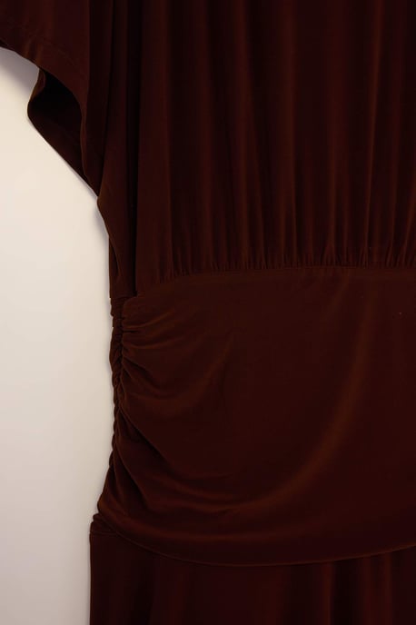 Trendyol Curve Dam Brun Enfärgad Maxi Kort A-linje Plus size Klänning - Image 5