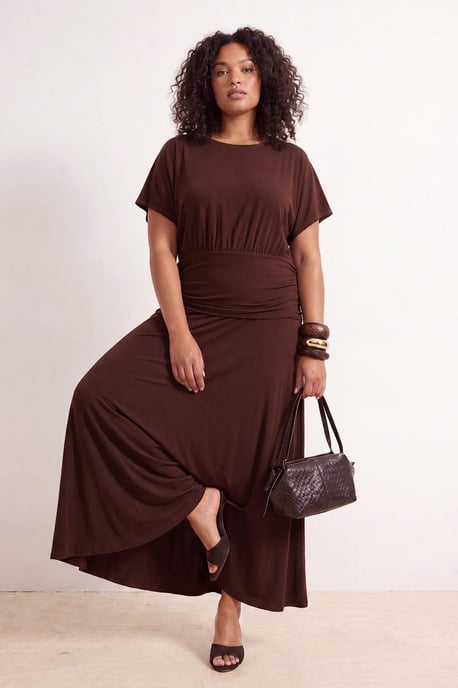 Trendyol Curve Dam Brun Enfärgad Maxi Kort A-linje Plus size Klänning - Image 6