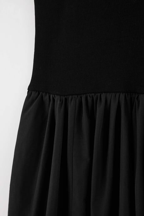 Trendyol Curve Dam Svart Enfärgad Maxi Ärmlös A-linje Plus size Klänning - Image 4