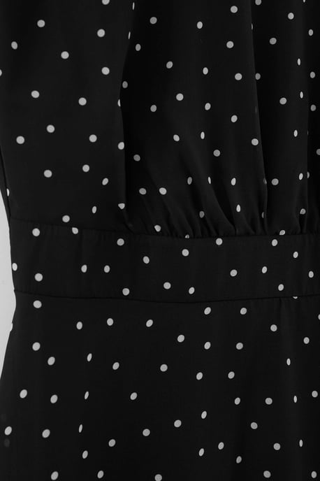 Trendyol Curve Dam Svart Prickig Maxi Ärmlös A-linje Plus size Klänning - Image 4