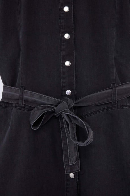 Trendyol Curve Dam Svart Enfärgad Maxi Kort A-linje Plus size Klänning - Image 5