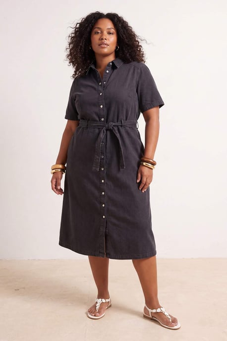 Trendyol Curve Dam Svart Enfärgad Maxi Kort A-linje Plus size Klänning - Image 6