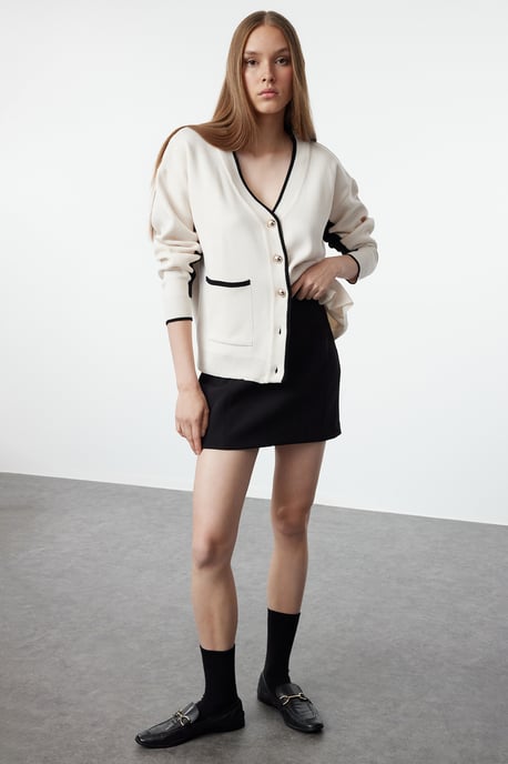 TRENDYOLMİLLA Women's Ecru Color block Long Oversize Cardigans - Image 5