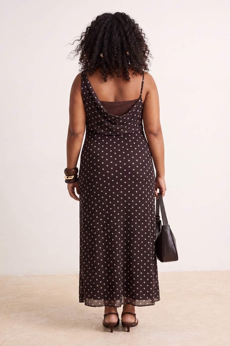 Trendyol Curve Dam Brun Prickig Maxi Ärmlös A-linje Plus size Klänning - Image 2