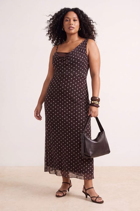 Trendyol Curve Dam Brun Prickig Maxi Ärmlös A-linje Plus size Klänning - Image 6