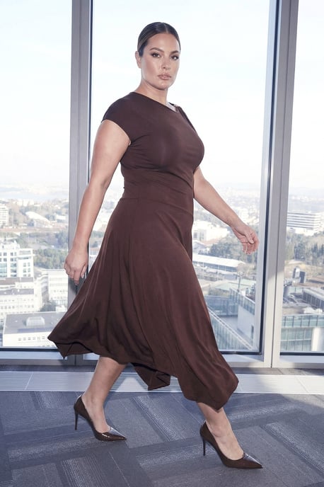 Trendyol Curve Dam Brun Enfärgad Maxi Ärmlös Kväll / Vardag A-linje Plus size Klänning - Image 6