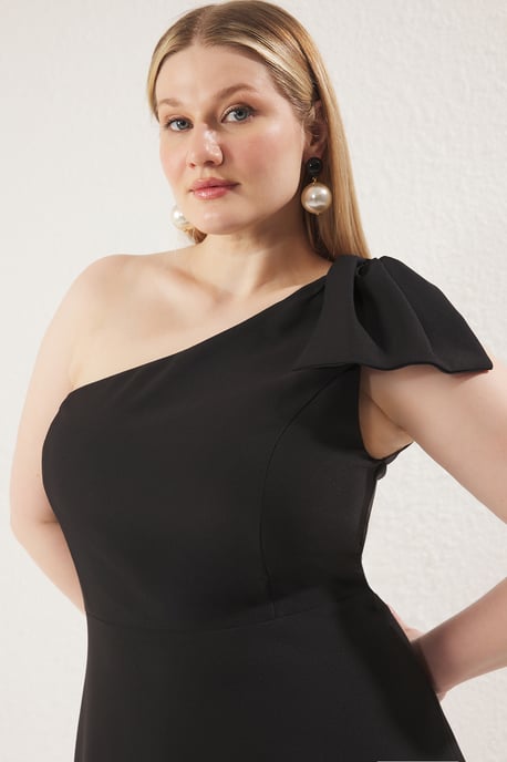 Trendyol Curve Dam Svart Enfärgad Maxi Ärmlös Elegant/Kväll Bodycon Plus size Klänning - Image 4