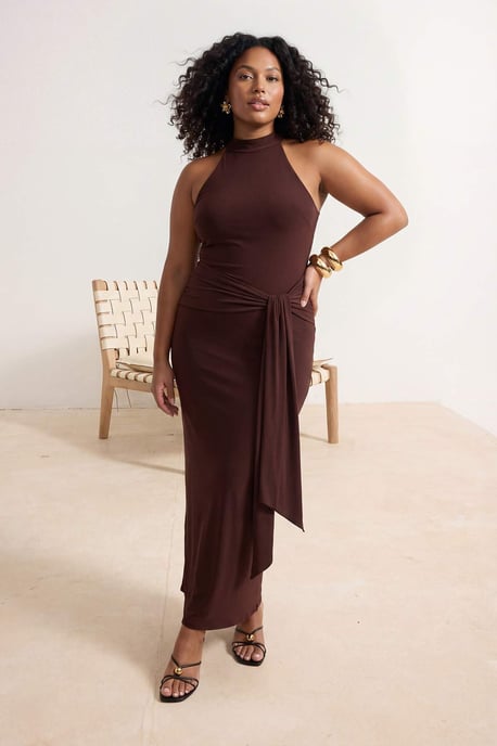 Trendyol Curve Dam Brun Enfärgad Maxi Ärmlös Casual Bodycon Plus size Klänning - Image 3