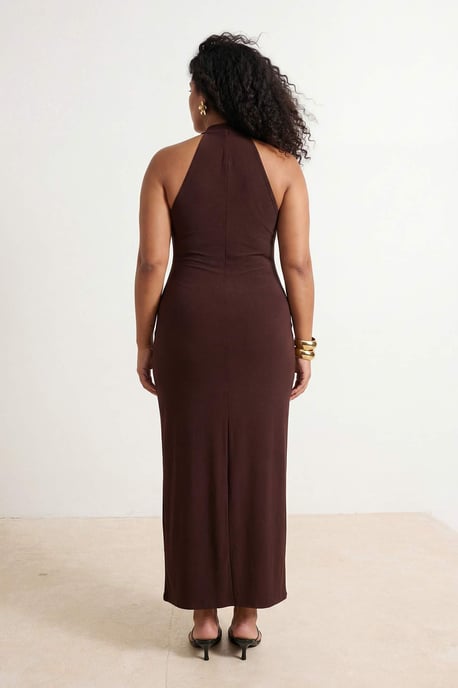 Trendyol Curve Dam Brun Enfärgad Maxi Ärmlös Casual Bodycon Plus size Klänning - Image 4