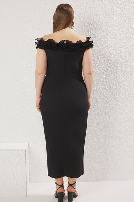 Trendyol Curve Dam Svart Enfärgad Maxi Ärmlös Elegant/Kväll A-linje Plus size Klänning - Image 4