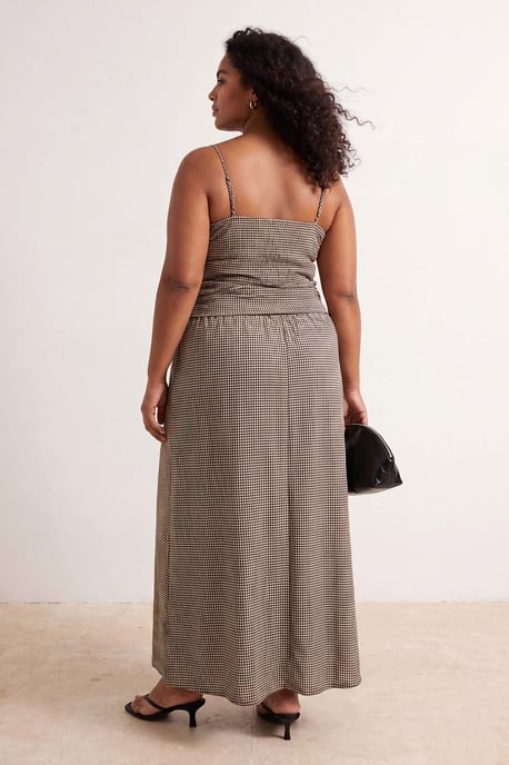 Trendyol Curve Dam Svart Rutig Maxi Ärmlös A-linje Plus size Klänning - Image 2