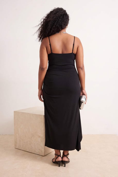 Trendyol Curve Dam Svart Enfärgad Maxi Ärmlös Casual Bodycon Plus size Klänning - Image 3
