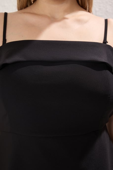 Trendyol Curve Dam Svart Enfärgad Maxi Ärmlös Elegant/Kväll A-linje Plus size Klänning - Image 2